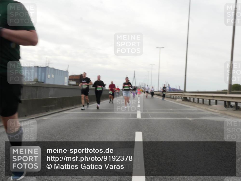 03.10.2025 - Köhlbrandbrückenlauf Matties Gatica Varas http://msf.ph/oto/9192378 03.10.2025 16:10:15 Position 3  meine-sportfotos.de
