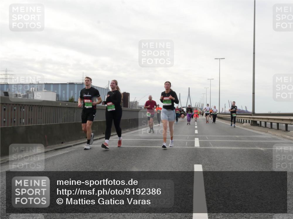 03.10.2025 - Köhlbrandbrückenlauf Matties Gatica Varas http://msf.ph/oto/9192386 03.10.2025 16:10:17 Position 3  meine-sportfotos.de
