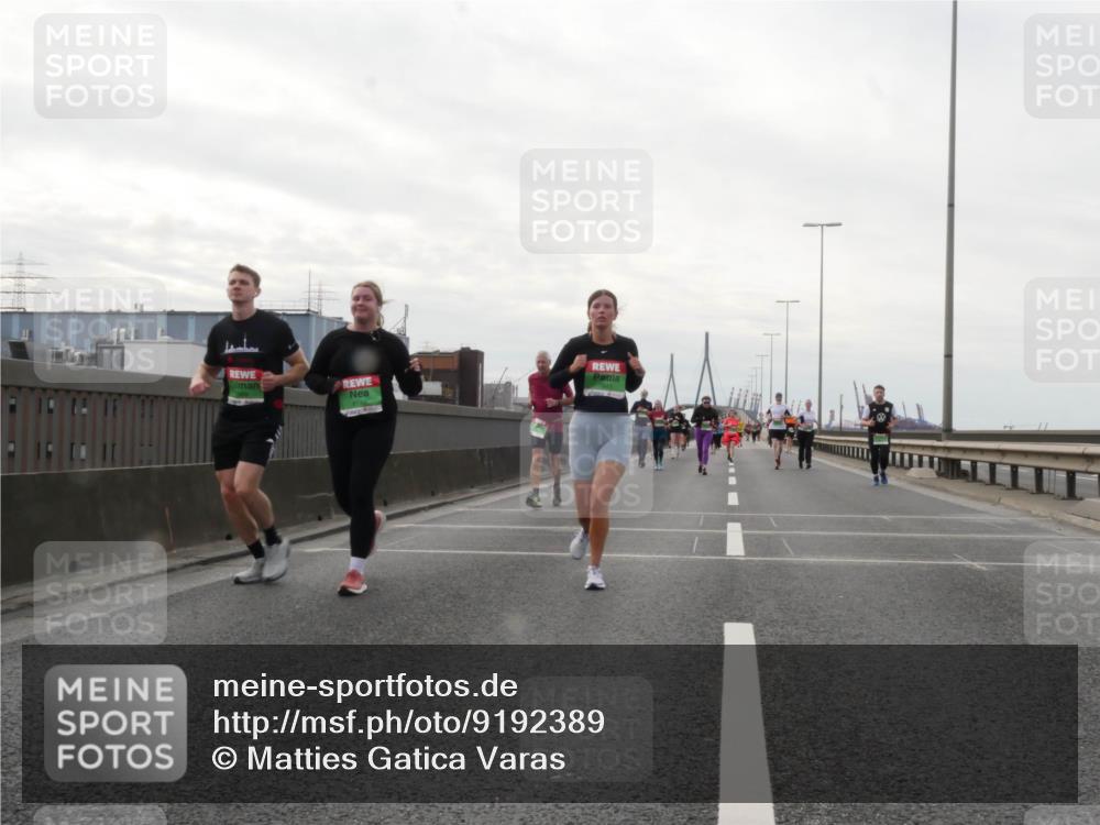 03.10.2025 - Köhlbrandbrückenlauf Matties Gatica Varas http://msf.ph/oto/9192389 03.10.2025 16:10:17 Position 3  meine-sportfotos.de