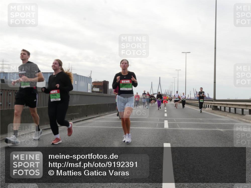 03.10.2025 - Köhlbrandbrückenlauf Matties Gatica Varas http://msf.ph/oto/9192391 03.10.2025 16:10:18 Position 3 8742, 7943 meine-sportfotos.de