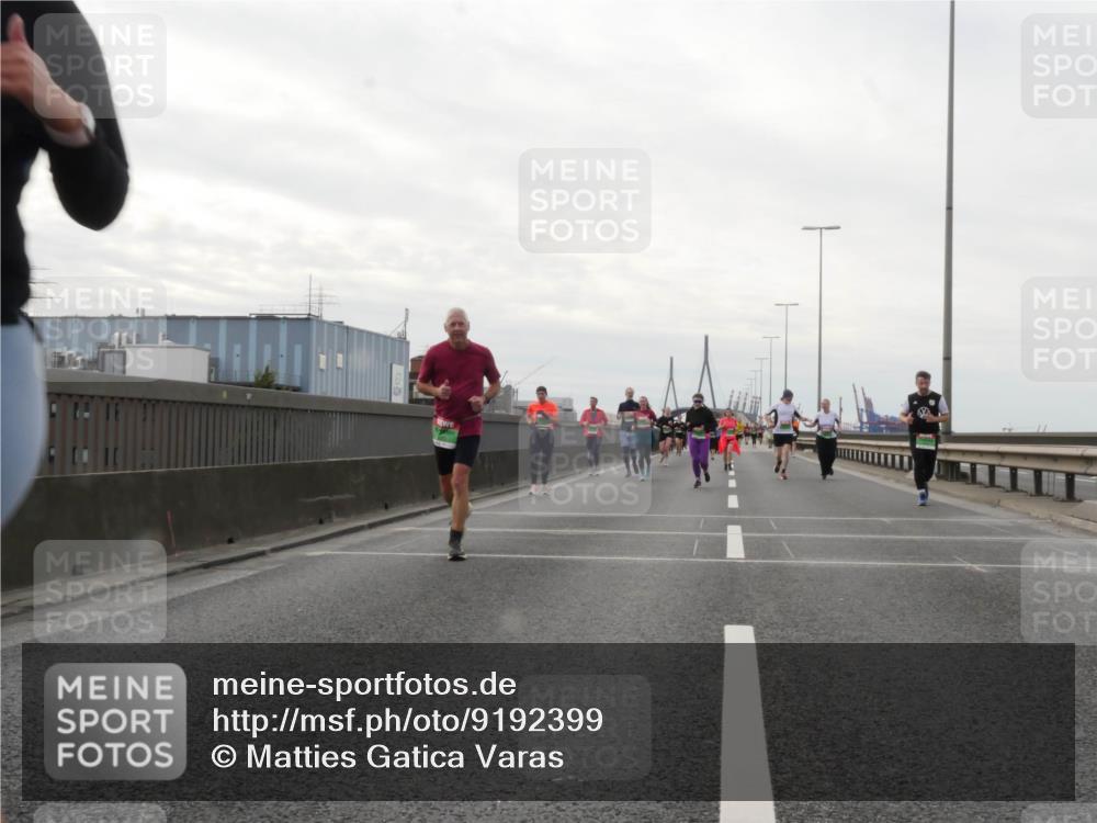 03.10.2025 - Köhlbrandbrückenlauf Matties Gatica Varas http://msf.ph/oto/9192399 03.10.2025 16:10:19 Position 3  meine-sportfotos.de