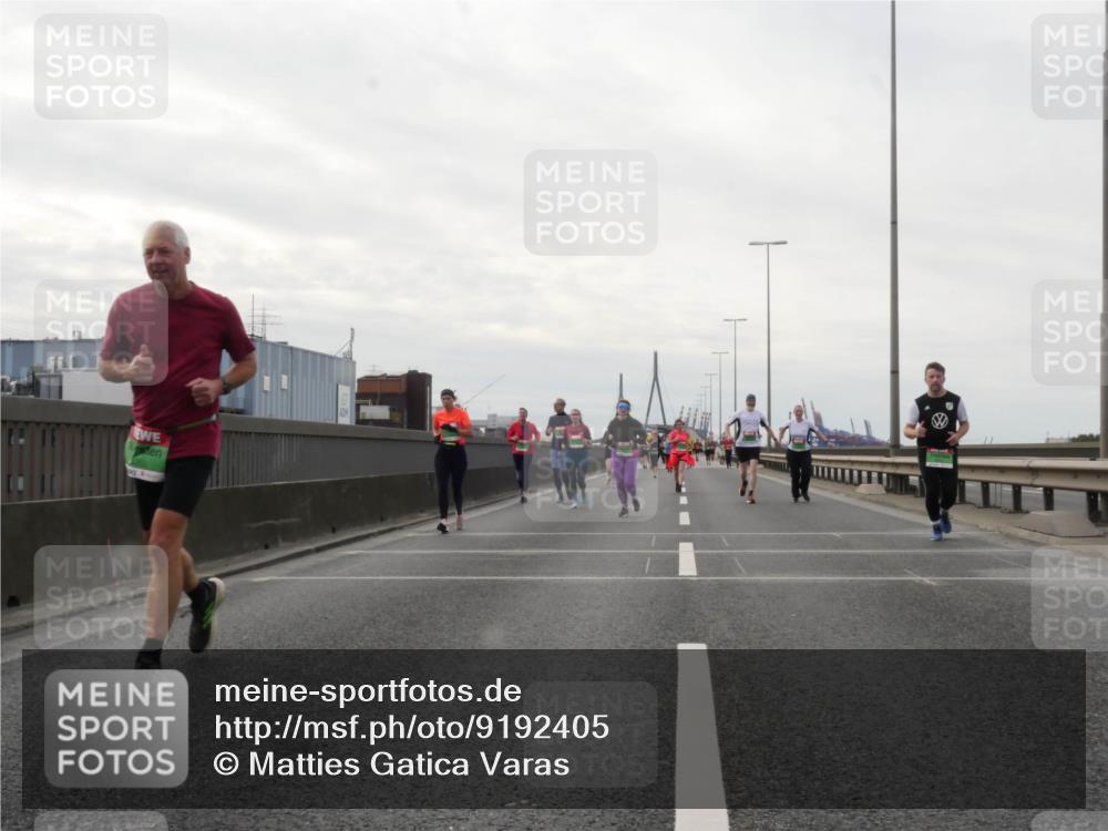 03.10.2025 - Köhlbrandbrückenlauf Matties Gatica Varas http://msf.ph/oto/9192405 03.10.2025 16:10:21 Position 3  meine-sportfotos.de