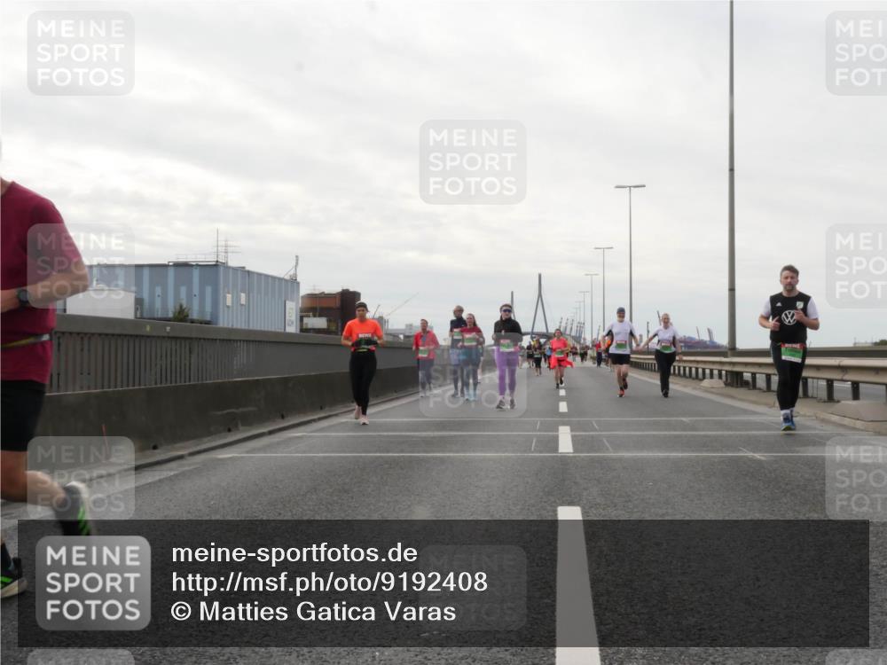 03.10.2025 - Köhlbrandbrückenlauf Matties Gatica Varas http://msf.ph/oto/9192408 03.10.2025 16:10:21 Position 3  meine-sportfotos.de