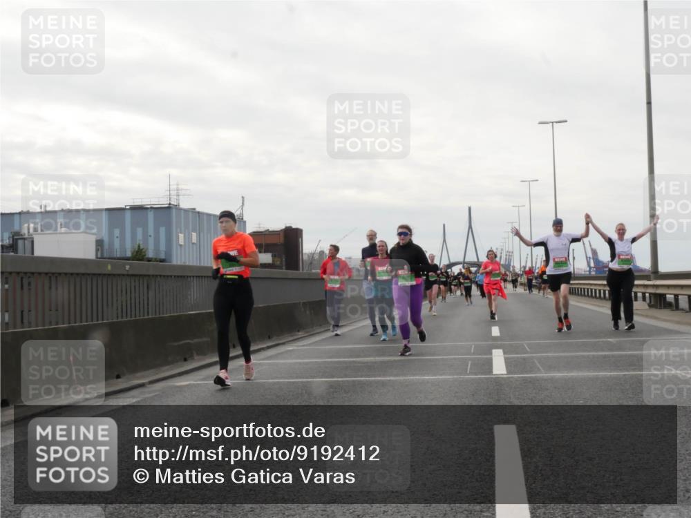 03.10.2025 - Köhlbrandbrückenlauf Matties Gatica Varas http://msf.ph/oto/9192412 03.10.2025 16:10:23 Position 3  meine-sportfotos.de