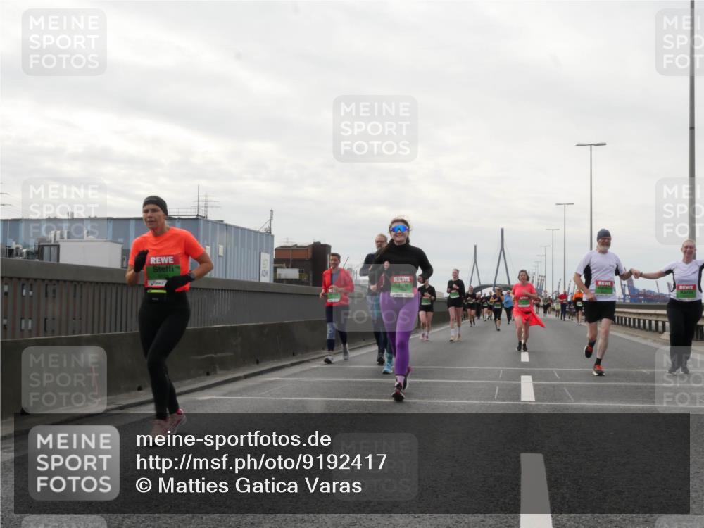 03.10.2025 - Köhlbrandbrückenlauf Matties Gatica Varas http://msf.ph/oto/9192417 03.10.2025 16:10:24 Position 3  meine-sportfotos.de