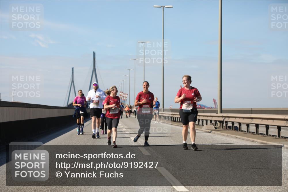 03.10.2025 - Köhlbrandbrückenlauf Yannick Fuchs http://msf.ph/oto/9192427 03.10.2025 12:14:01 Position 3 6515 meine-sportfotos.de