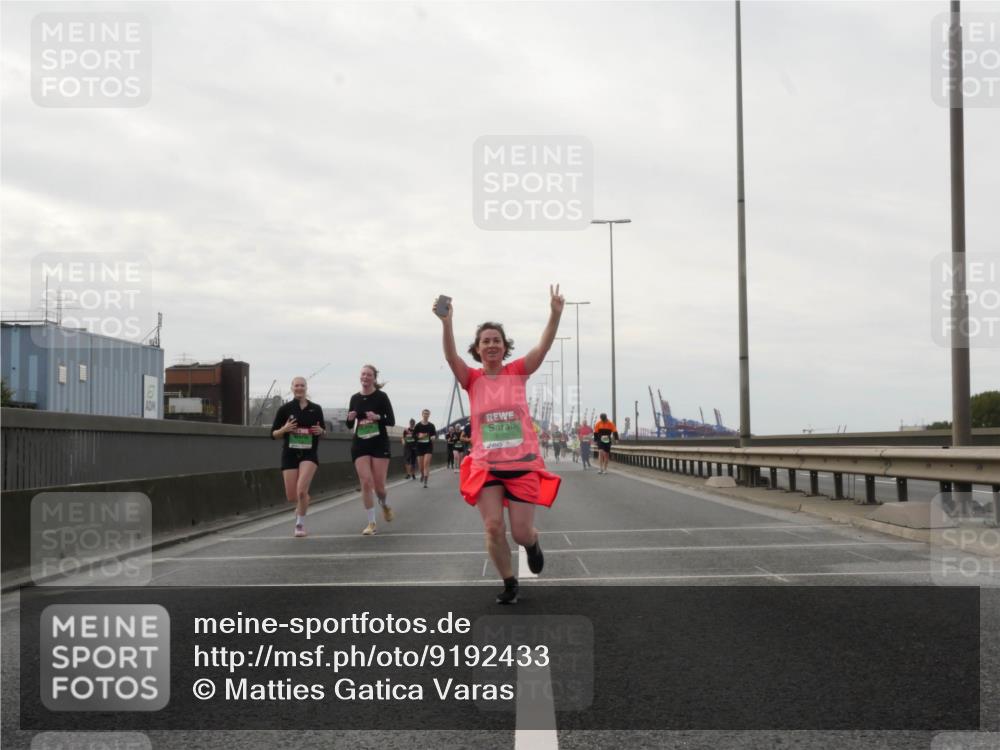03.10.2025 - Köhlbrandbrückenlauf Matties Gatica Varas http://msf.ph/oto/9192433 03.10.2025 16:10:28 Position 3 8102 meine-sportfotos.de