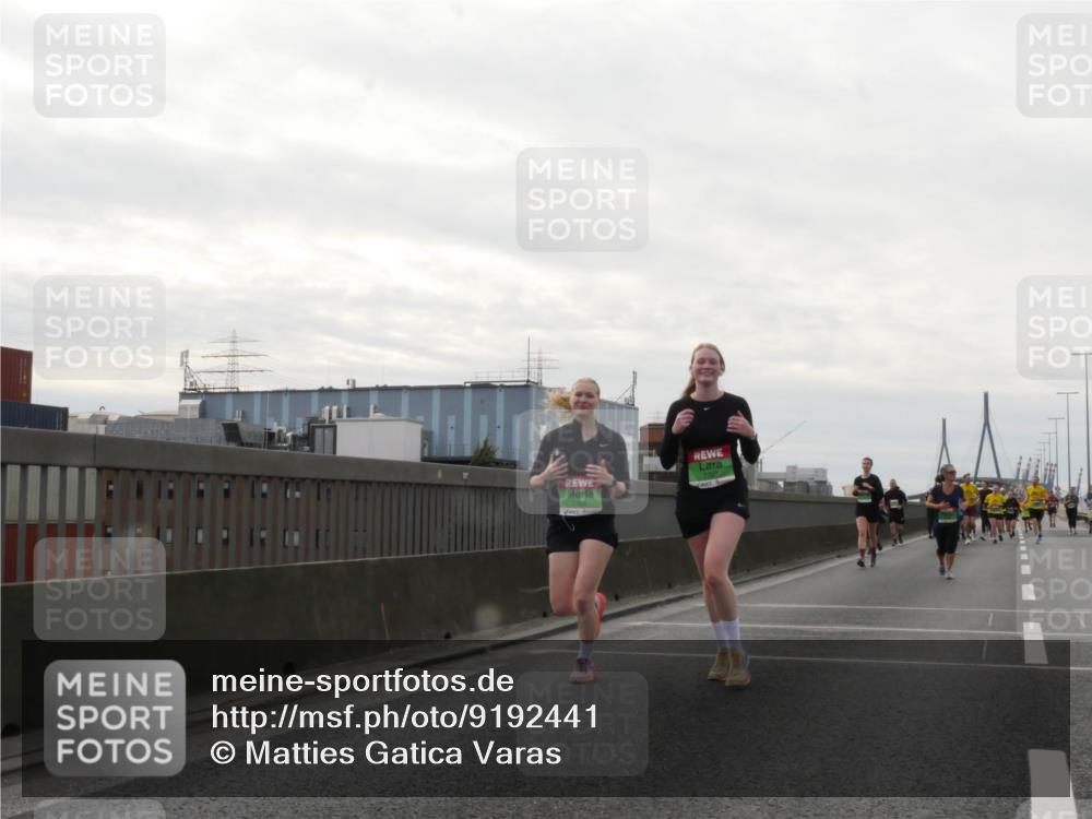 03.10.2025 - Köhlbrandbrückenlauf Matties Gatica Varas http://msf.ph/oto/9192441 03.10.2025 16:10:30 Position 3 7797 meine-sportfotos.de