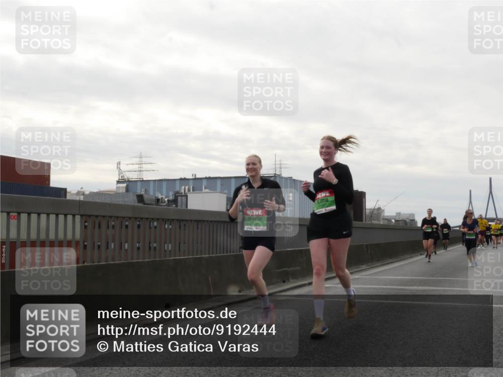 03.10.2025 - Köhlbrandbrückenlauf Matties Gatica Varas http://msf.ph/oto/9192444 03.10.2025 16:10:31 Position 3 709, 7797 meine-sportfotos.de