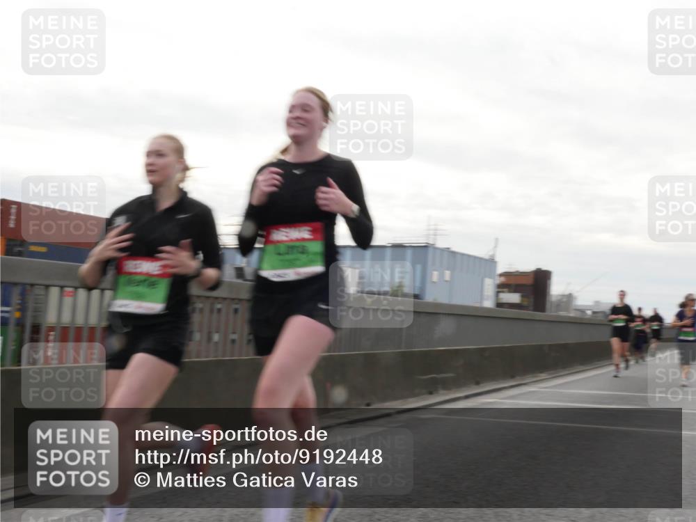 03.10.2025 - Köhlbrandbrückenlauf Matties Gatica Varas http://msf.ph/oto/9192448 03.10.2025 16:10:32 Position 3  meine-sportfotos.de