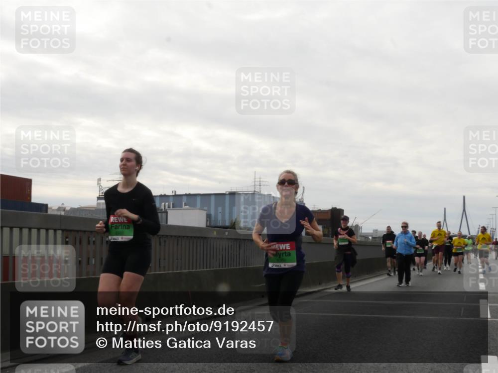 03.10.2025 - Köhlbrandbrückenlauf Matties Gatica Varas http://msf.ph/oto/9192457 03.10.2025 16:10:36 Position 3 8568 meine-sportfotos.de
