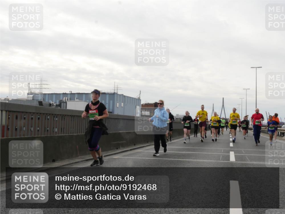 03.10.2025 - Köhlbrandbrückenlauf Matties Gatica Varas http://msf.ph/oto/9192468 03.10.2025 16:10:39 Position 3  meine-sportfotos.de