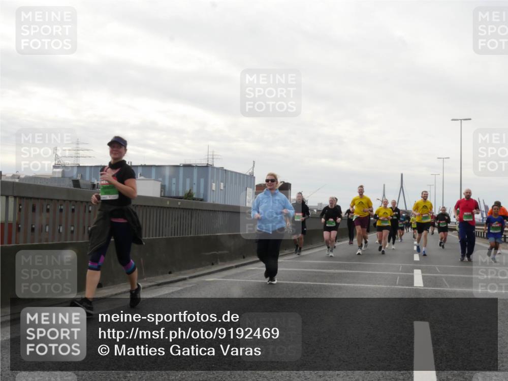 03.10.2025 - Köhlbrandbrückenlauf Matties Gatica Varas http://msf.ph/oto/9192469 03.10.2025 16:10:39 Position 3  meine-sportfotos.de