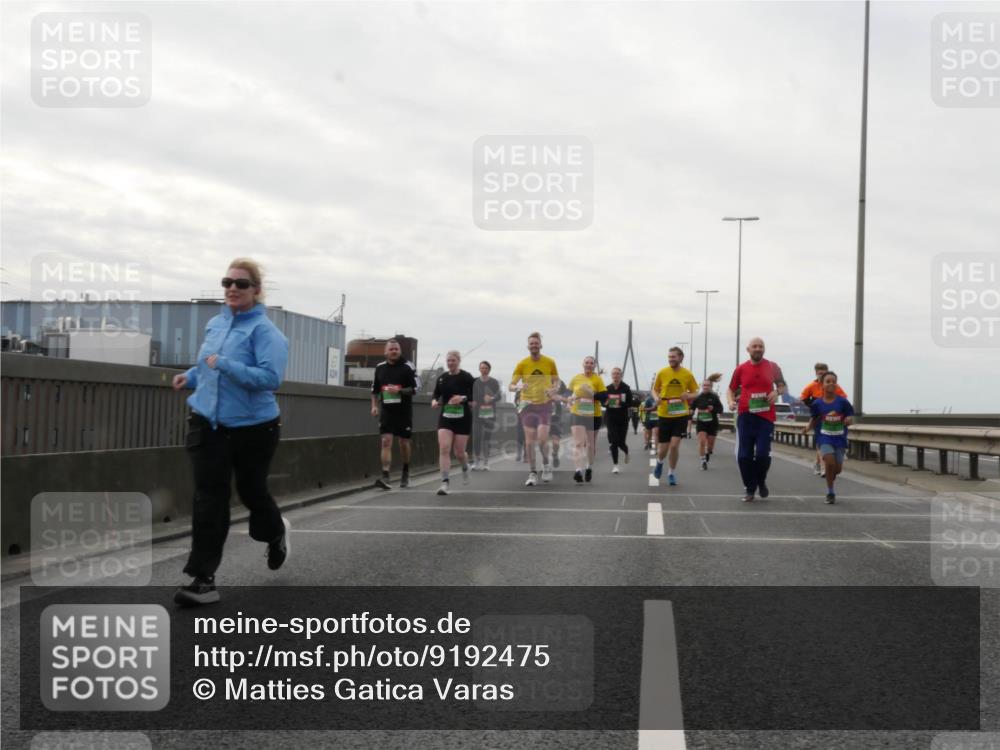 03.10.2025 - Köhlbrandbrückenlauf Matties Gatica Varas http://msf.ph/oto/9192475 03.10.2025 16:10:40 Position 3  meine-sportfotos.de