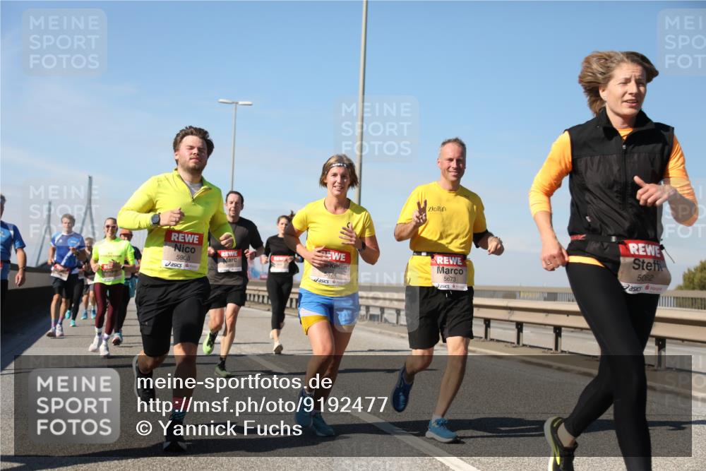 03.10.2025 - Köhlbrandbrückenlauf Yannick Fuchs http://msf.ph/oto/9192477 03.10.2025 11:53:51 Position 3 5903, 5674, 5673, 5062 meine-sportfotos.de