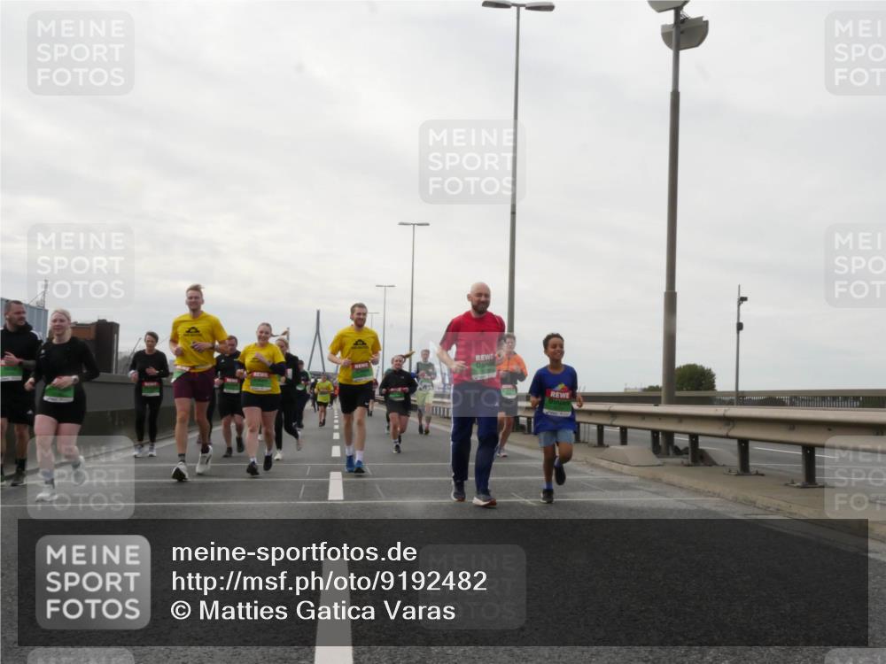 03.10.2025 - Köhlbrandbrückenlauf Matties Gatica Varas http://msf.ph/oto/9192482 03.10.2025 16:10:42 Position 3  meine-sportfotos.de