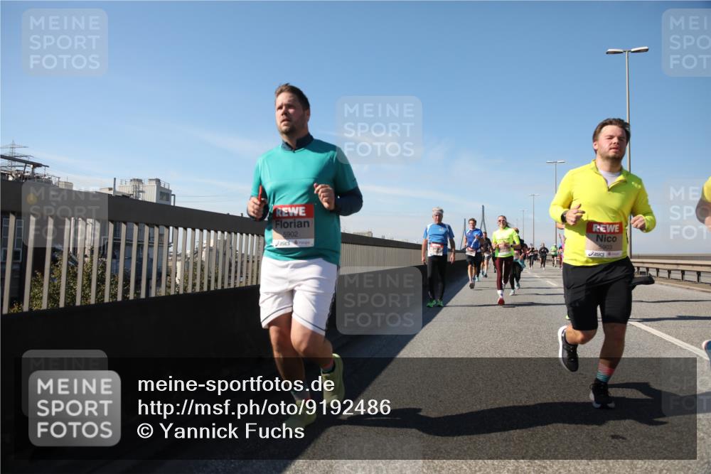 03.10.2025 - Köhlbrandbrückenlauf Yannick Fuchs http://msf.ph/oto/9192486 03.10.2025 11:53:52 Position 3 5902, 5903 meine-sportfotos.de