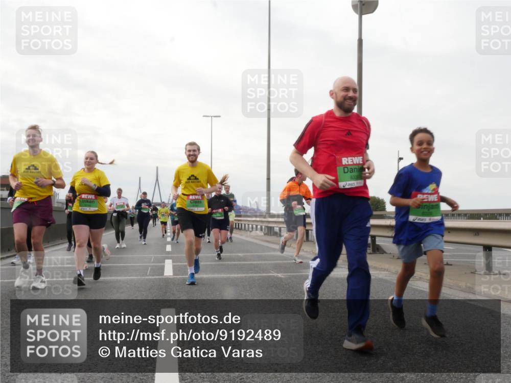 03.10.2025 - Köhlbrandbrückenlauf Matties Gatica Varas http://msf.ph/oto/9192489 03.10.2025 16:10:43 Position 3 833, 8329 meine-sportfotos.de