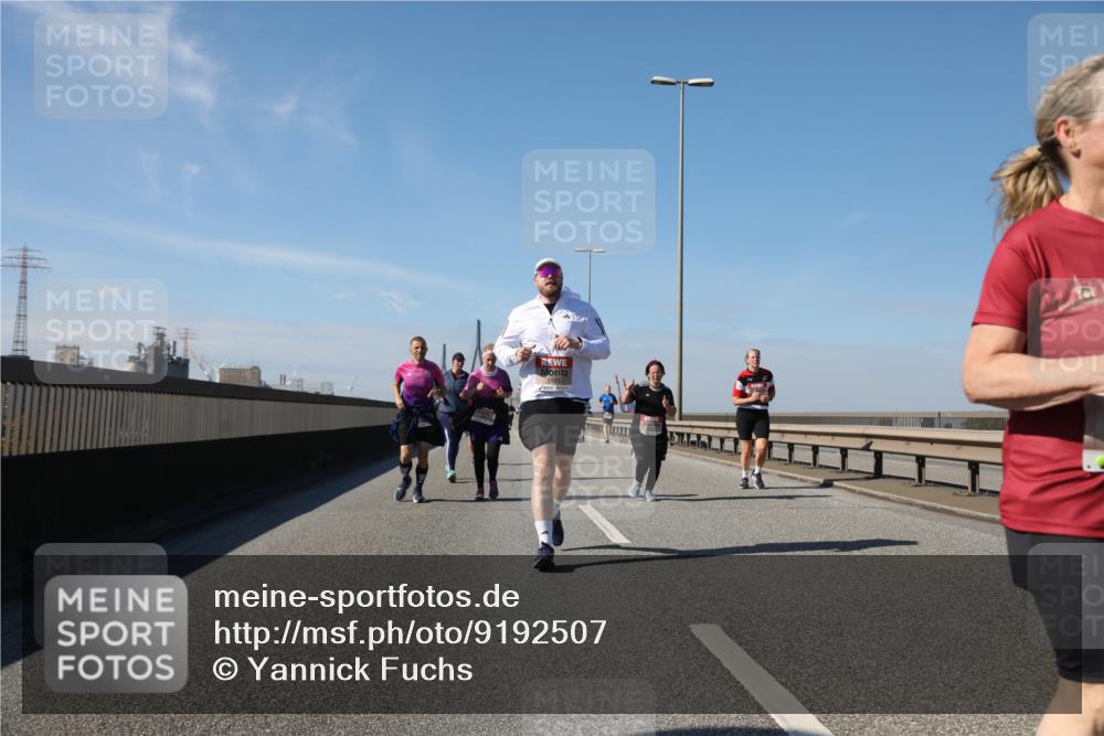 03.10.2025 - Köhlbrandbrückenlauf Yannick Fuchs http://msf.ph/oto/9192507 03.10.2025 12:14:07 Position 3  meine-sportfotos.de