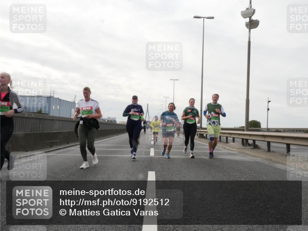 03.10.2025 - Köhlbrandbrückenlauf Matties Gatica Varas http://msf.ph/oto/9192512 03.10.2025 16:10:48 Position 3  meine-sportfotos.de