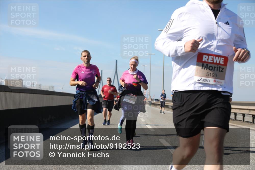 03.10.2025 - Köhlbrandbrückenlauf Yannick Fuchs http://msf.ph/oto/9192523 03.10.2025 12:14:08 Position 3 5021, 5193 meine-sportfotos.de