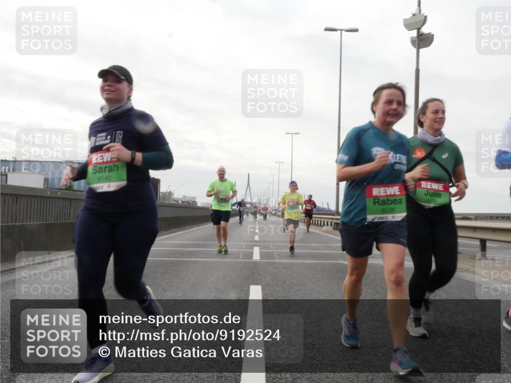 03.10.2025 - Köhlbrandbrückenlauf Matties Gatica Varas http://msf.ph/oto/9192524 03.10.2025 16:10:49 Position 3 9142, 8936, 9436 meine-sportfotos.de