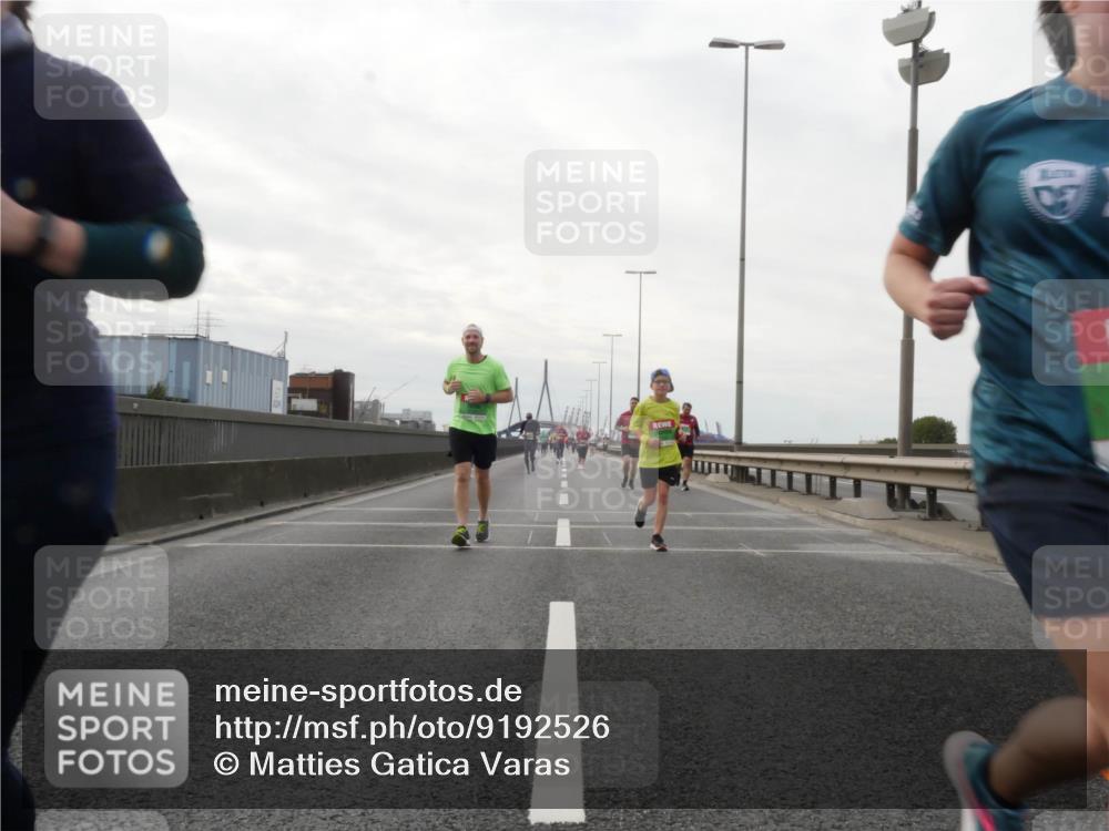 03.10.2025 - Köhlbrandbrückenlauf Matties Gatica Varas http://msf.ph/oto/9192526 03.10.2025 16:10:50 Position 3  meine-sportfotos.de