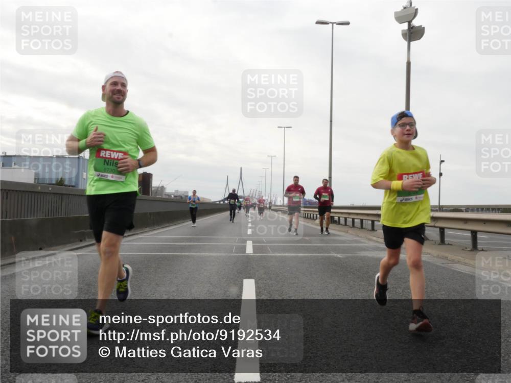 03.10.2025 - Köhlbrandbrückenlauf Matties Gatica Varas http://msf.ph/oto/9192534 03.10.2025 16:10:52 Position 3 8730 meine-sportfotos.de