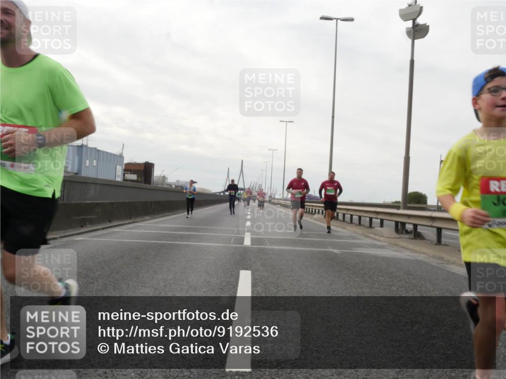 03.10.2025 - Köhlbrandbrückenlauf Matties Gatica Varas http://msf.ph/oto/9192536 03.10.2025 16:10:52 Position 3  meine-sportfotos.de