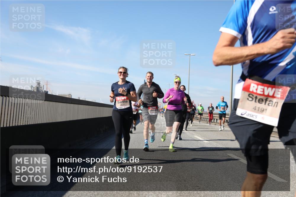03.10.2025 - Köhlbrandbrückenlauf Yannick Fuchs http://msf.ph/oto/9192537 03.10.2025 11:53:56 Position 3 4671, 436, 4191 meine-sportfotos.de