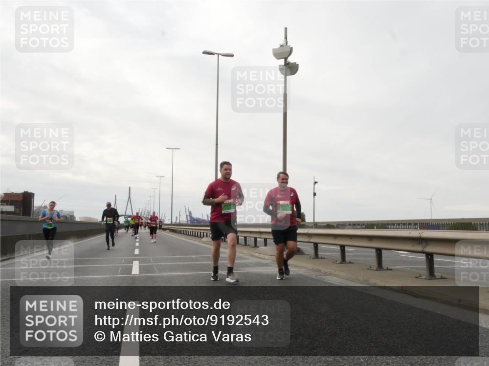 03.10.2025 - Köhlbrandbrückenlauf Matties Gatica Varas http://msf.ph/oto/9192543 03.10.2025 16:10:55 Position 3  meine-sportfotos.de