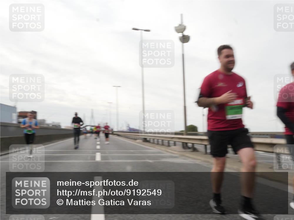 03.10.2025 - Köhlbrandbrückenlauf Matties Gatica Varas http://msf.ph/oto/9192549 03.10.2025 16:10:56 Position 3  meine-sportfotos.de