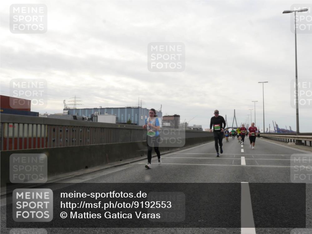 03.10.2025 - Köhlbrandbrückenlauf Matties Gatica Varas http://msf.ph/oto/9192553 03.10.2025 16:10:57 Position 3  meine-sportfotos.de