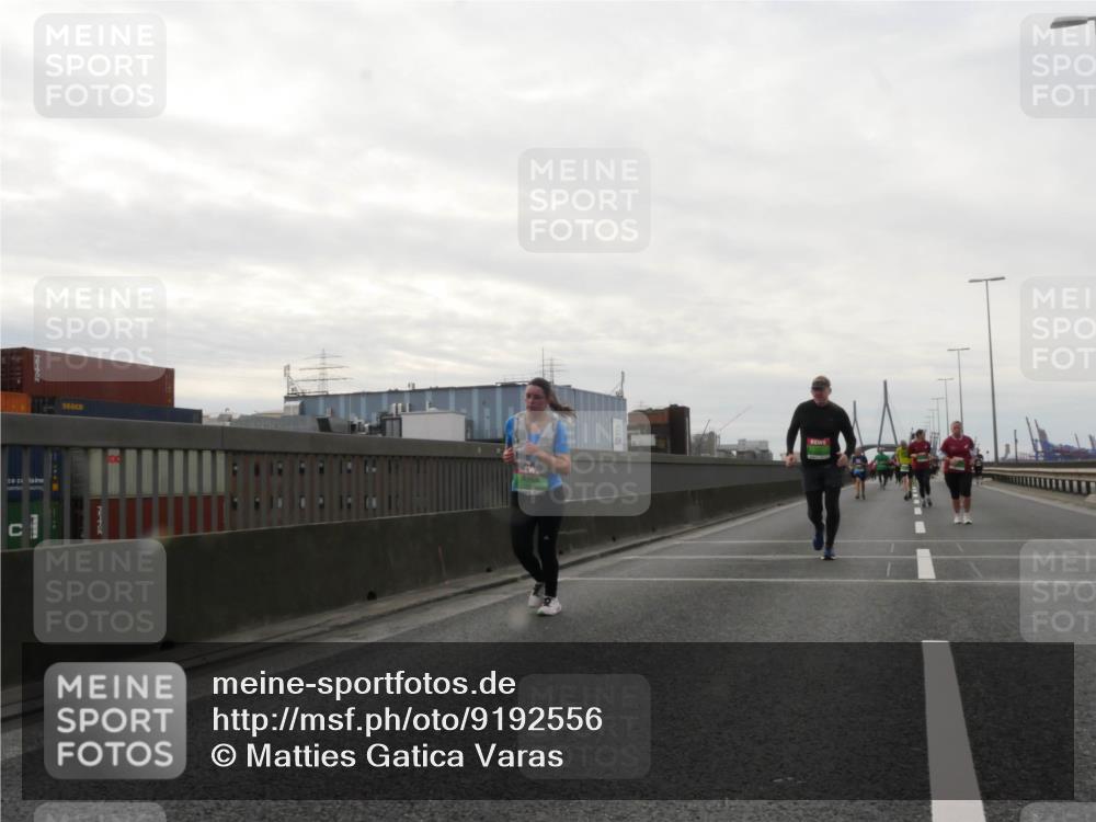 03.10.2025 - Köhlbrandbrückenlauf Matties Gatica Varas http://msf.ph/oto/9192556 03.10.2025 16:10:58 Position 3  meine-sportfotos.de