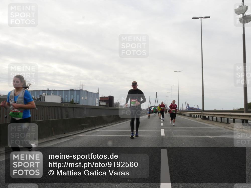 03.10.2025 - Köhlbrandbrückenlauf Matties Gatica Varas http://msf.ph/oto/9192560 03.10.2025 16:10:59 Position 3  meine-sportfotos.de