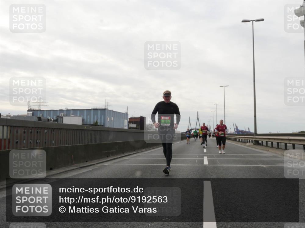 03.10.2025 - Köhlbrandbrückenlauf Matties Gatica Varas http://msf.ph/oto/9192563 03.10.2025 16:10:59 Position 3  meine-sportfotos.de