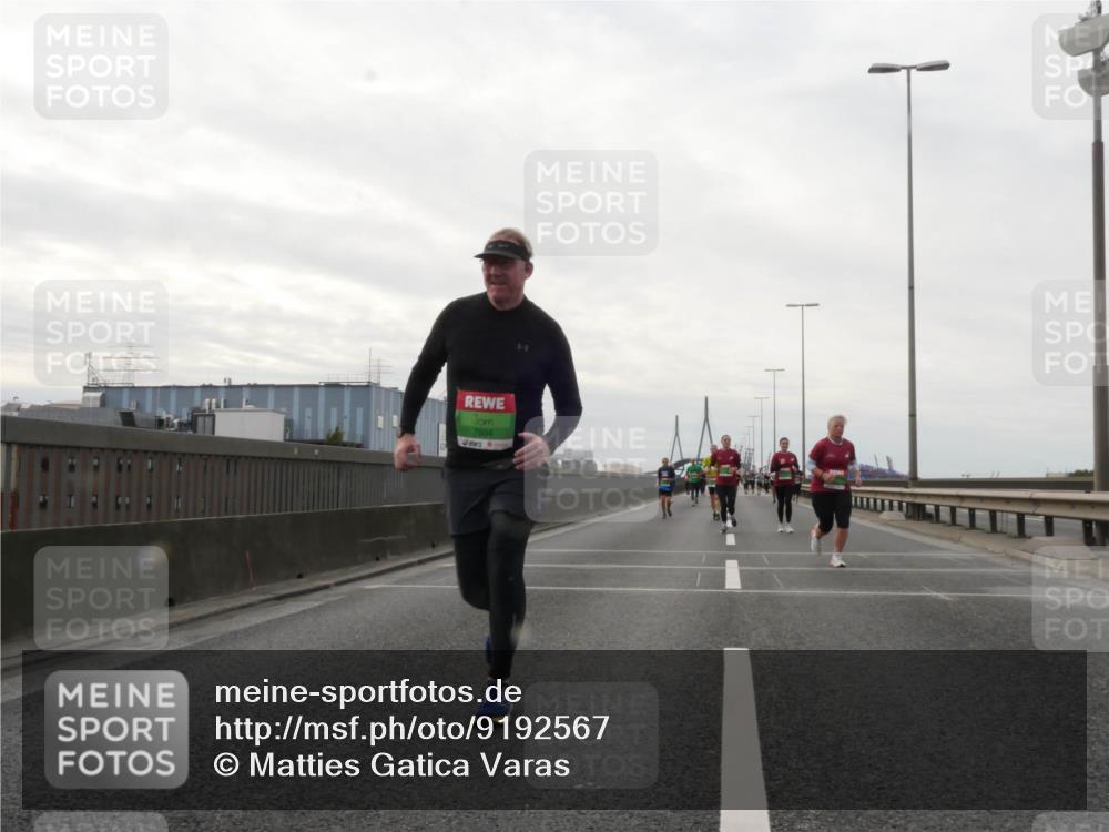 03.10.2025 - Köhlbrandbrückenlauf Matties Gatica Varas http://msf.ph/oto/9192567 03.10.2025 16:11:00 Position 3 7504 meine-sportfotos.de