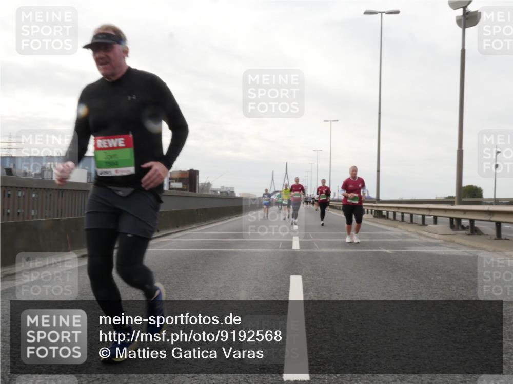 03.10.2025 - Köhlbrandbrückenlauf Matties Gatica Varas http://msf.ph/oto/9192568 03.10.2025 16:11:00 Position 3  meine-sportfotos.de