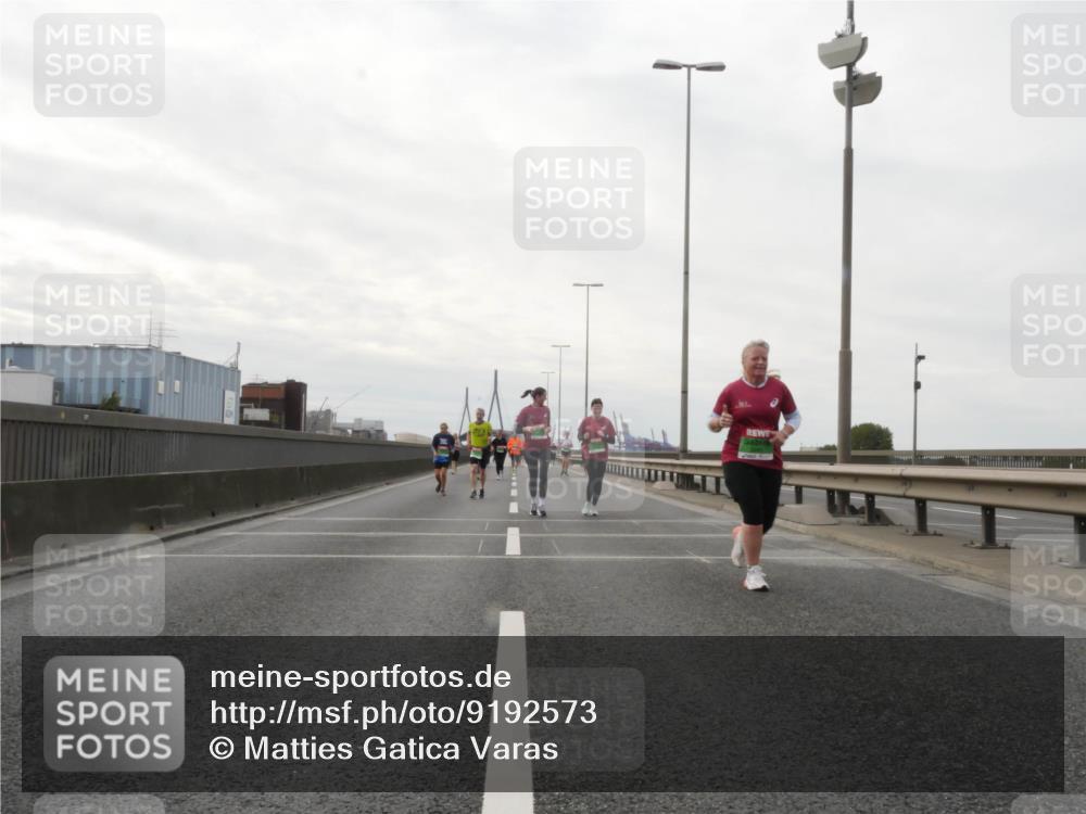 03.10.2025 - Köhlbrandbrückenlauf Matties Gatica Varas http://msf.ph/oto/9192573 03.10.2025 16:11:02 Position 3  meine-sportfotos.de