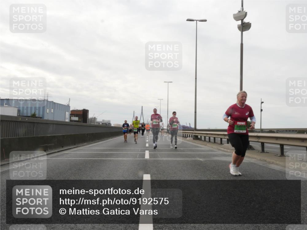 03.10.2025 - Köhlbrandbrückenlauf Matties Gatica Varas http://msf.ph/oto/9192575 03.10.2025 16:11:02 Position 3  meine-sportfotos.de