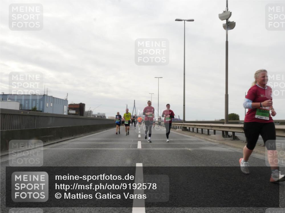03.10.2025 - Köhlbrandbrückenlauf Matties Gatica Varas http://msf.ph/oto/9192578 03.10.2025 16:11:03 Position 3  meine-sportfotos.de
