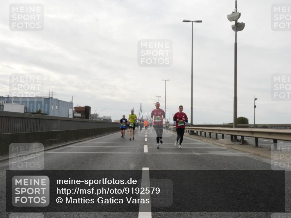 03.10.2025 - Köhlbrandbrückenlauf Matties Gatica Varas http://msf.ph/oto/9192579 03.10.2025 16:11:03 Position 3  meine-sportfotos.de