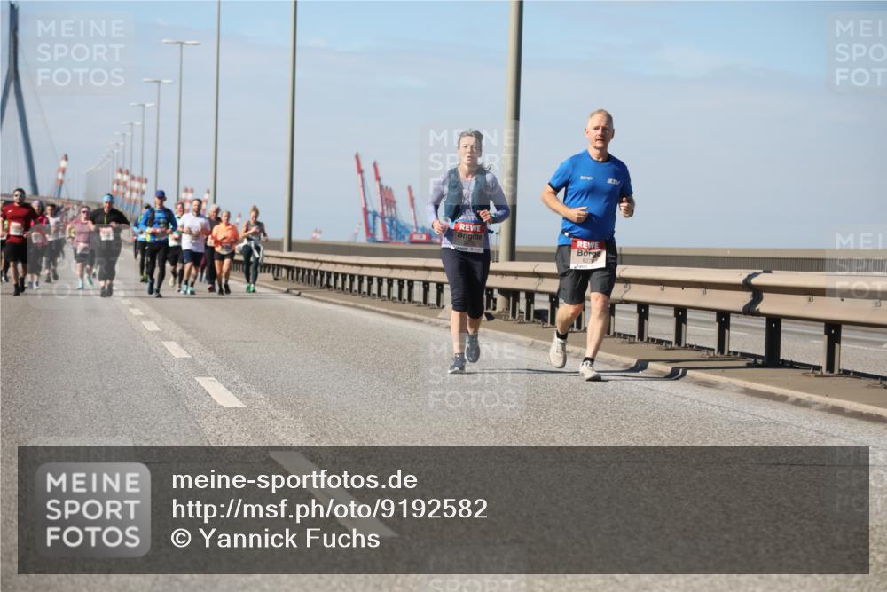 03.10.2025 - Köhlbrandbrückenlauf Yannick Fuchs http://msf.ph/oto/9192582 03.10.2025 12:14:15 Position 3 6278 meine-sportfotos.de