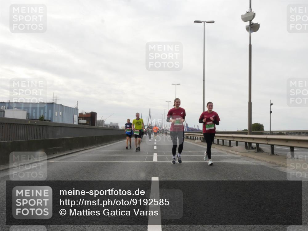 03.10.2025 - Köhlbrandbrückenlauf Matties Gatica Varas http://msf.ph/oto/9192585 03.10.2025 16:11:04 Position 3  meine-sportfotos.de