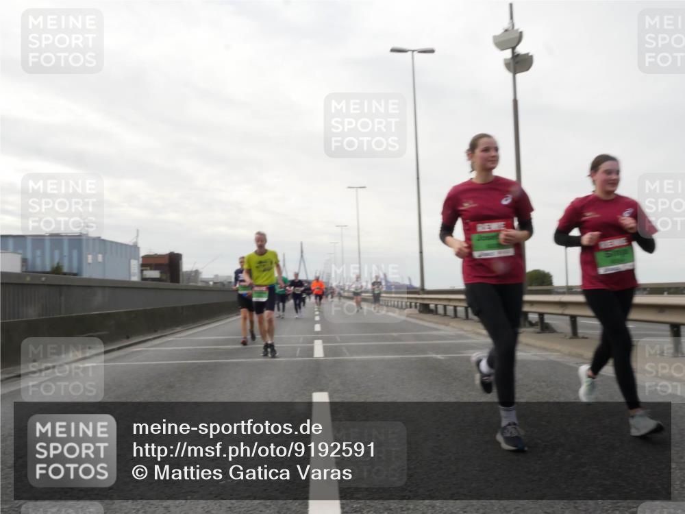 03.10.2025 - Köhlbrandbrückenlauf Matties Gatica Varas http://msf.ph/oto/9192591 03.10.2025 16:11:06 Position 3  meine-sportfotos.de