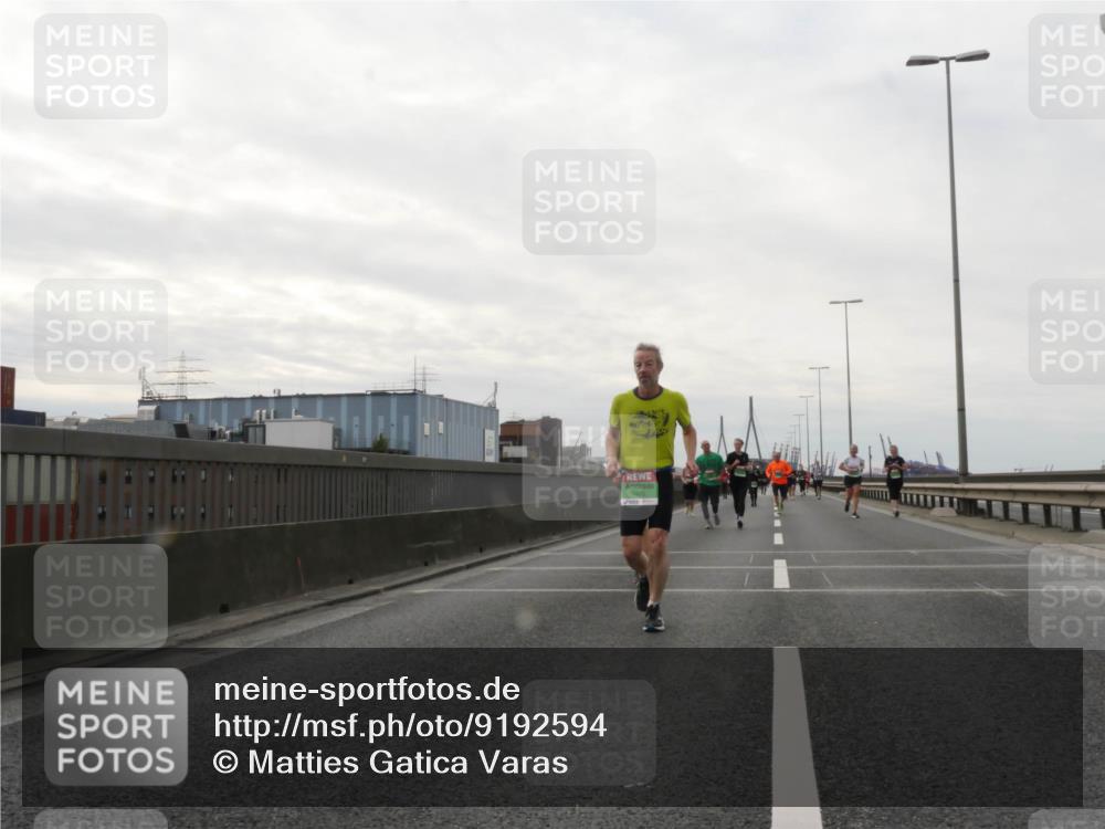 03.10.2025 - Köhlbrandbrückenlauf Matties Gatica Varas http://msf.ph/oto/9192594 03.10.2025 16:11:07 Position 3  meine-sportfotos.de