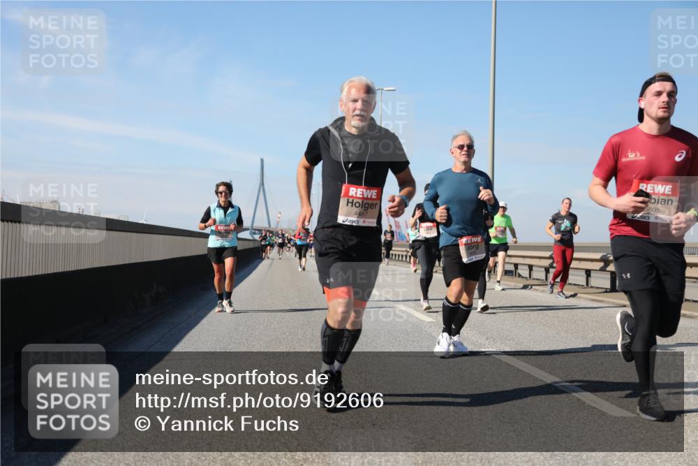 03.10.2025 - Köhlbrandbrückenlauf Yannick Fuchs http://msf.ph/oto/9192606 03.10.2025 11:54:00 Position 3 4487, 5805 meine-sportfotos.de