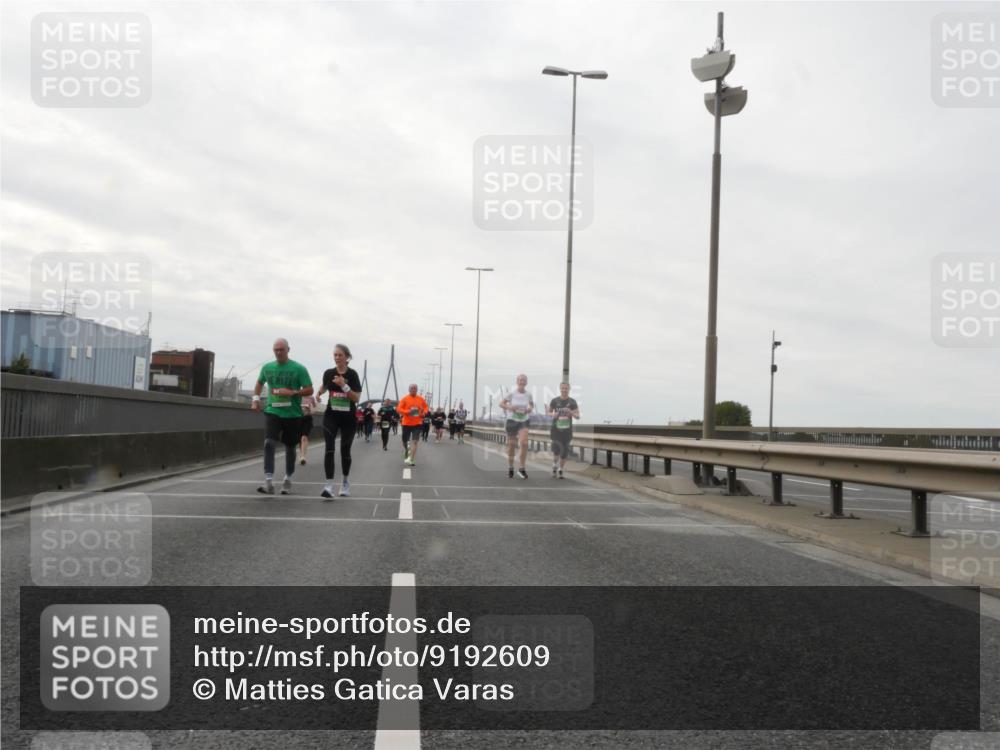 03.10.2025 - Köhlbrandbrückenlauf Matties Gatica Varas http://msf.ph/oto/9192609 03.10.2025 16:11:10 Position 3  meine-sportfotos.de