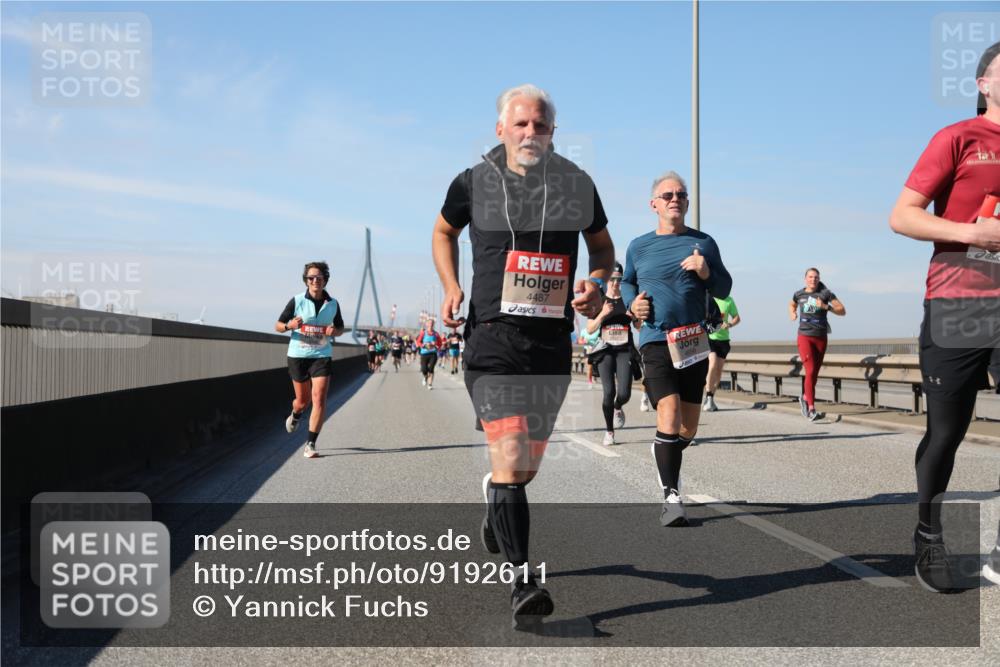 03.10.2025 - Köhlbrandbrückenlauf Yannick Fuchs http://msf.ph/oto/9192611 03.10.2025 11:54:00 Position 3 4487, 4656 meine-sportfotos.de