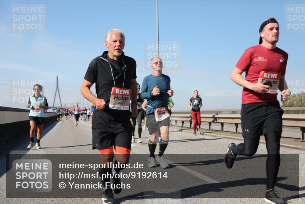 03.10.2025 - Köhlbrandbrückenlauf Yannick Fuchs http://msf.ph/oto/9192614 03.10.2025 11:54:00 Position 3 4487 meine-sportfotos.de